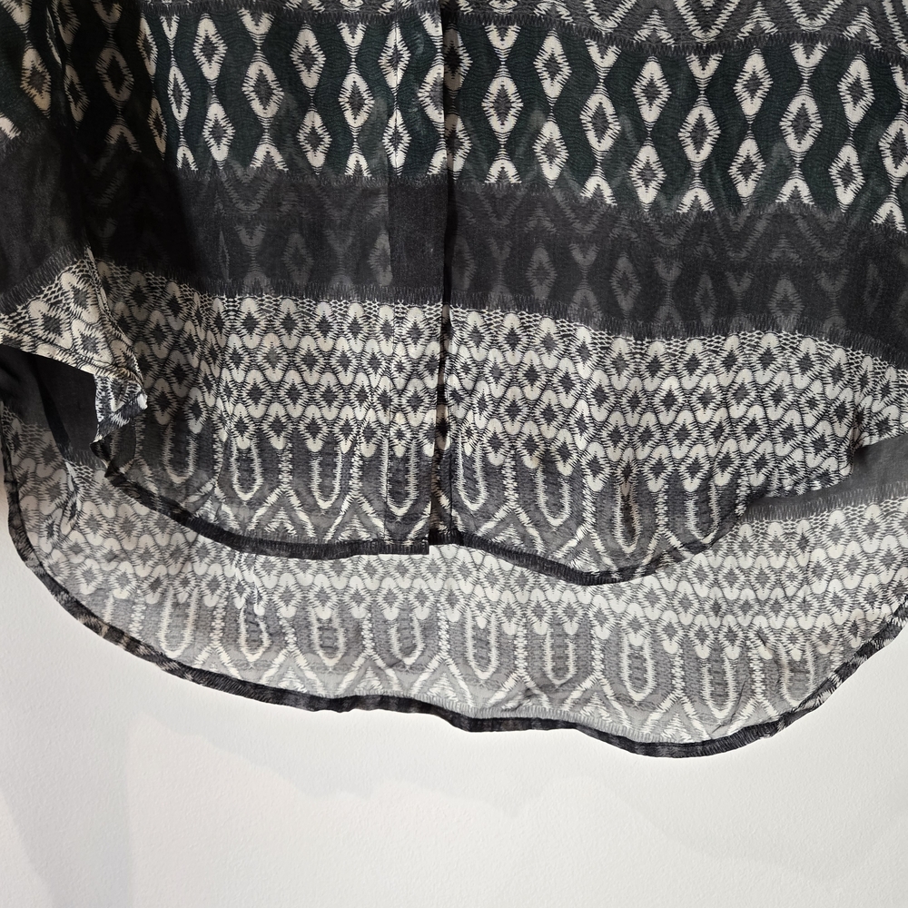 L'AGENCE Sheer Patterned Blouse Size 2 - Picture 5 of 7